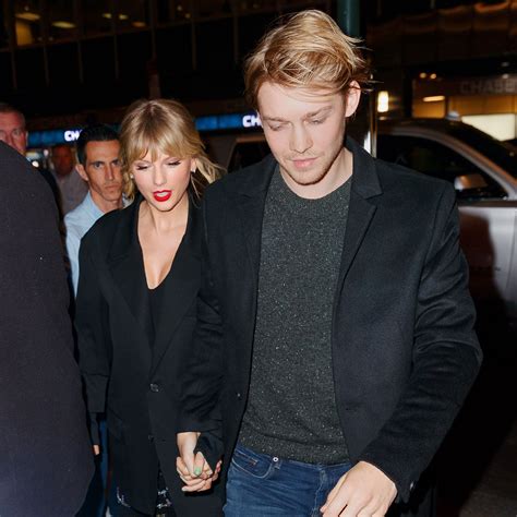 Who is the longest bf of Taylor Swift?