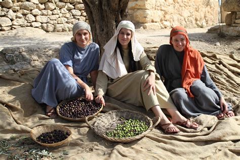 Who lives in Nazareth today?