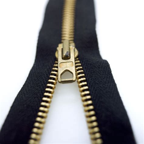 Who makes zippers in Italy?