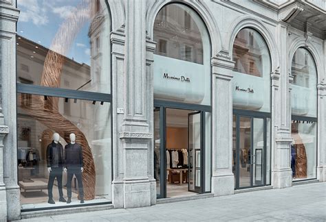 Who owns Massimo Dutti?