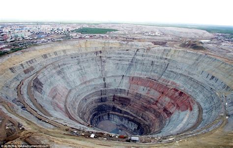 Who owns Russian diamond mines?