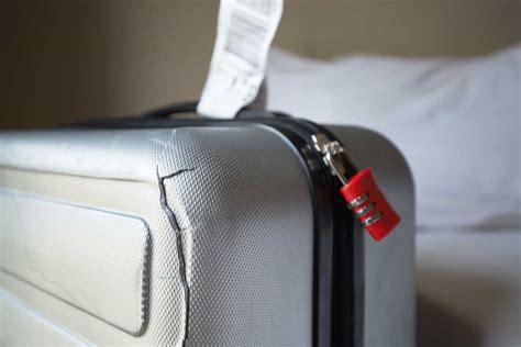 Who pays for damaged luggage?
