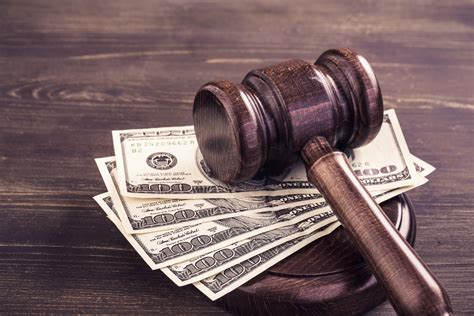 Who pays legal fees in America?