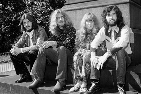 Who sang vocals for Led Zeppelin?