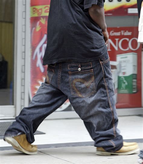 Who should not wear baggy jeans?
