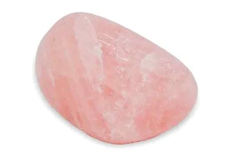 Who should not wear pink quartz?