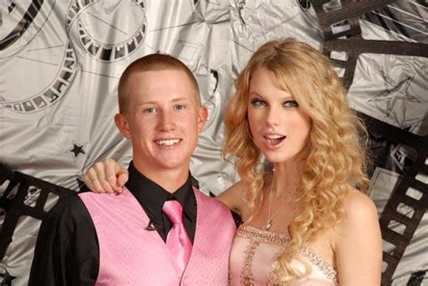 Who went to prom with Taylor Swift?