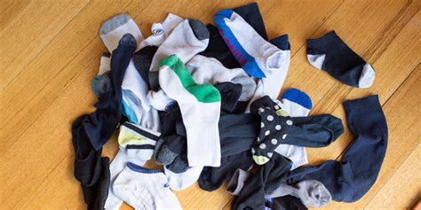 Why are cotton socks bad for running?