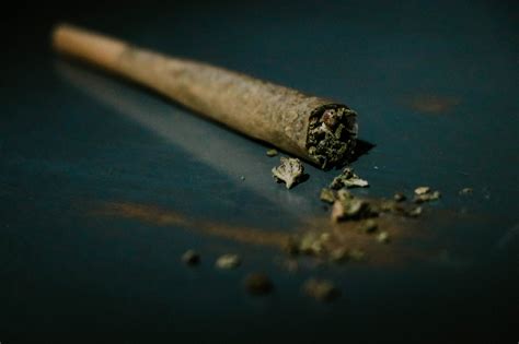 Why are joints so much harder to roll than blunts?