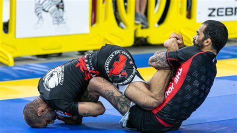 Why are leg locks banned in BJJ?