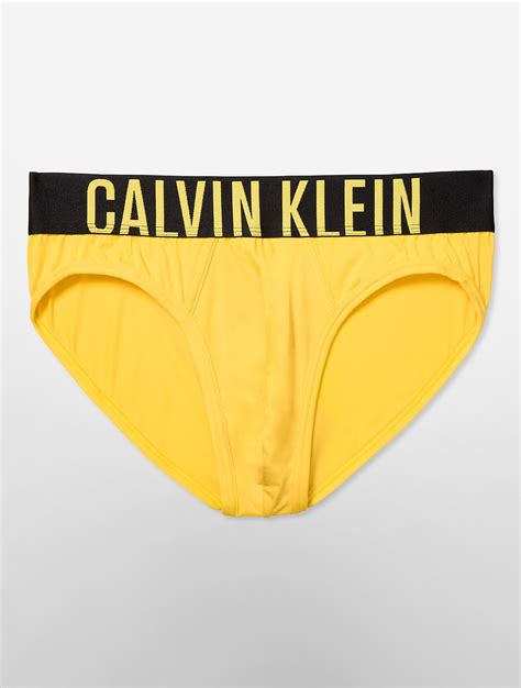 Why are men's underwear yellow?