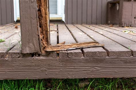 Why are my deck boards splitting?
