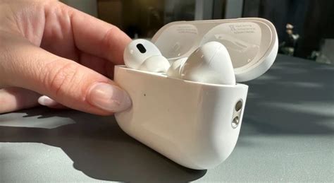 Why can't people hear me through my AirPods?