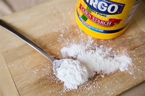 Why cornstarch is a good adhesive?