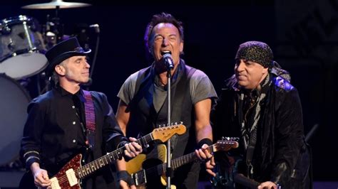 Why did Bruce Springsteen stop touring?