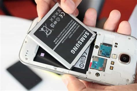 Why did Samsung stop removable battery?