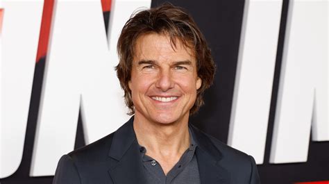 Why did Tom Cruise change his name?