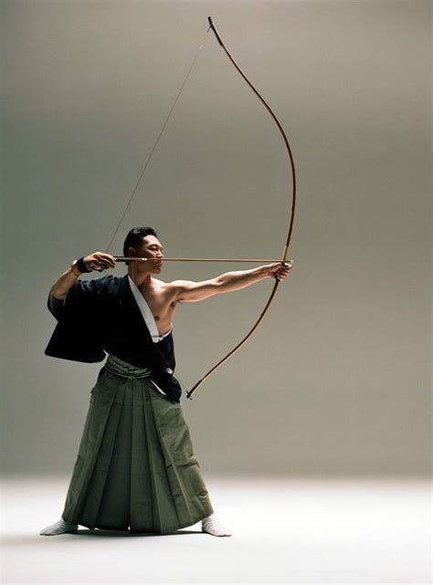 Why did samurai stop using bows?