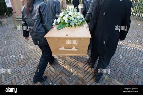 Why do 6 people carry the coffin?