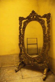 Why do Jews cover mirrors?