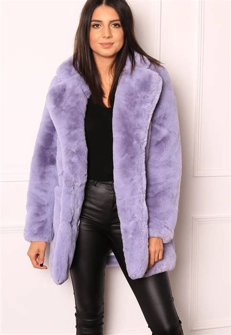 Why do fur coats feel warmer?