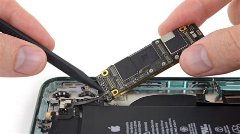 Why do iPhones only have 6gb RAM?