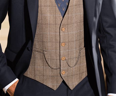 Why do men leave bottom waistcoat button undone?