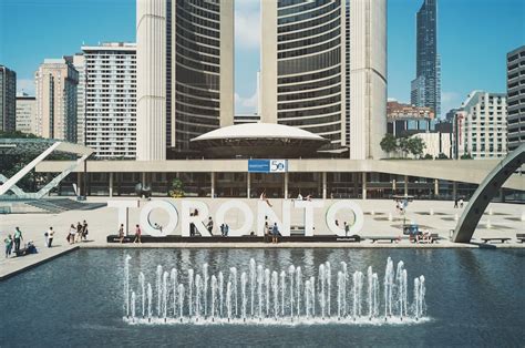 Why do people love living in Toronto?