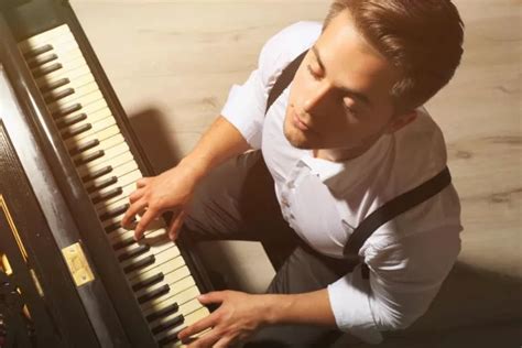 Why do pianists close their eyes?