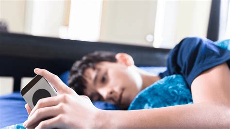 Why do teens stay up late?