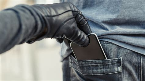 Why do thieves still steal iPhones?
