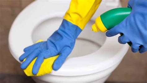 Why do toilet seats turn yellow?