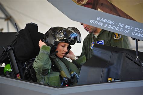 Why does F-35 only have one pilot?