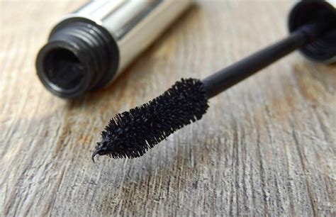 Why does mascara only last 6 months?