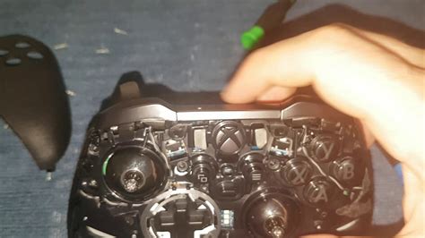 Why does my Elite Series 2 controller keep disconnecting?
