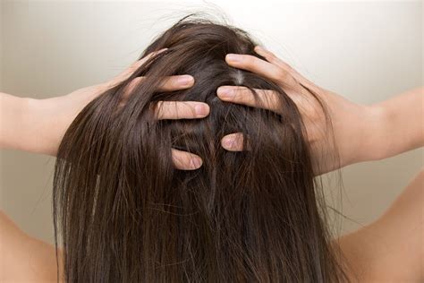 Why does my scalp hurt when I move my hair when it's dirty?