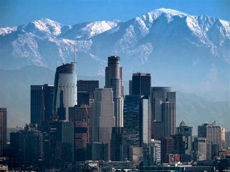 Why doesn't LA have a big skyline?