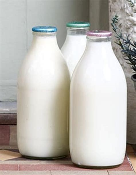Why doesn't milk come in glass bottles anymore?
