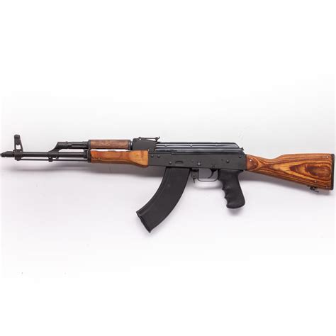 Why doesn t america use AK-47?
