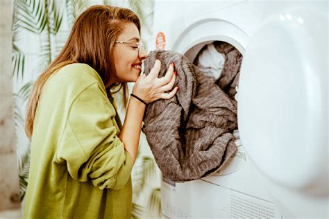 Why don't my clothes smell fresh from the washing machine?