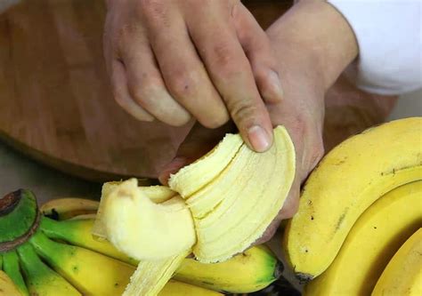 Why don't we eat banana peels?