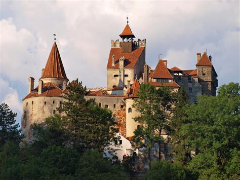 Why is Bran Castle famous?