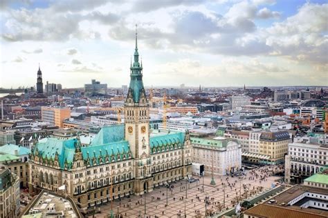 Why is Hamburg so rich?