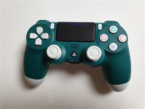 Why is PS4 controller green?