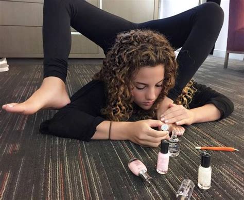 Why is Sofie Dossi so flexible?