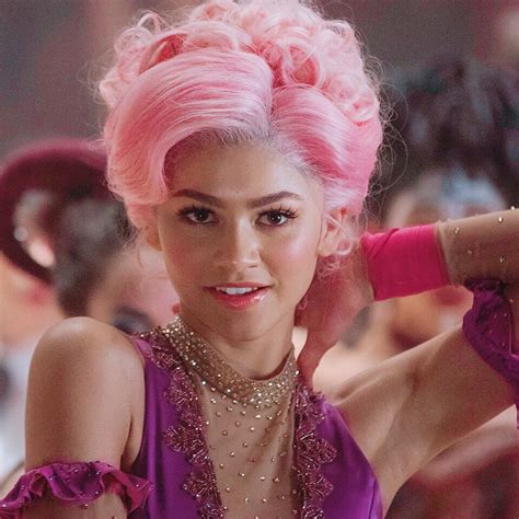 Why is Zendaya an outcast in The Greatest Showman?