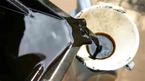Why is dirty oil black?