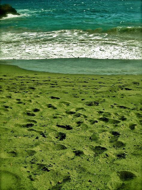 Why is green sand green?