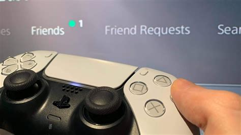 Why is my PS5 not showing my friends list?
