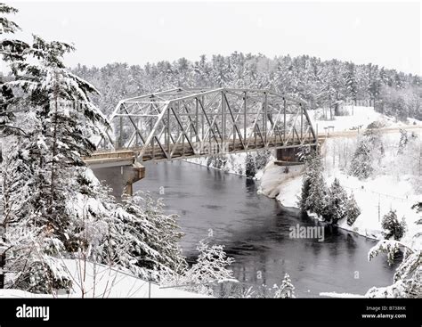 Why is northern Ontario so French?